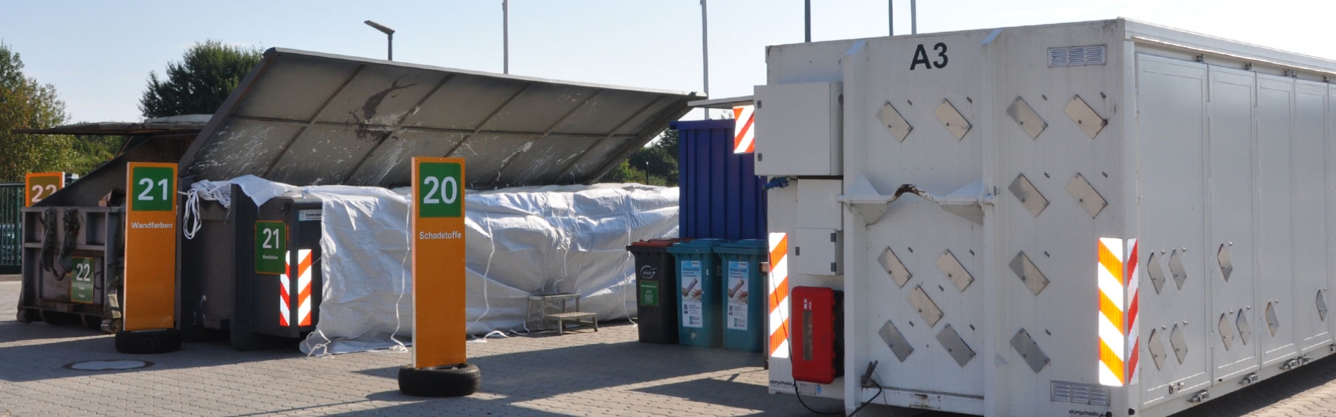 Verschiedene Container auf unserem Wertstoffhof